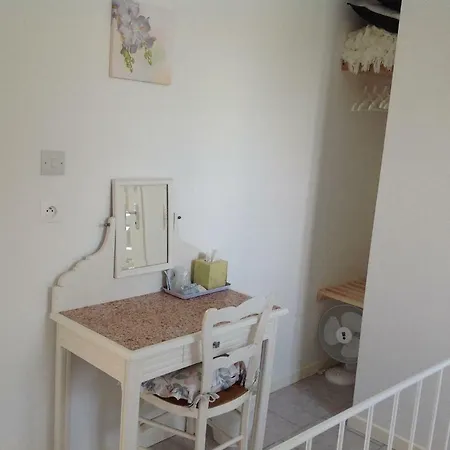 Maison Voie Verte Bed & Breakfast Bion