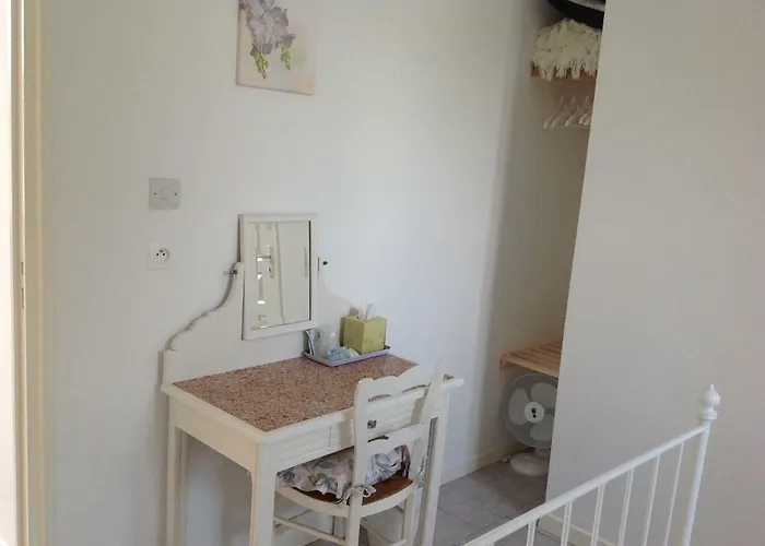 Maison Voie Verte Bed & Breakfast Bion